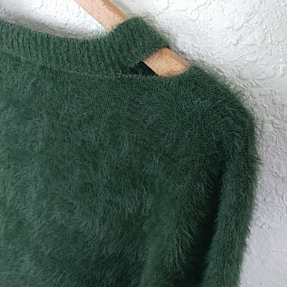 Main strip Boutique sweater size large - Picture 4 of 7